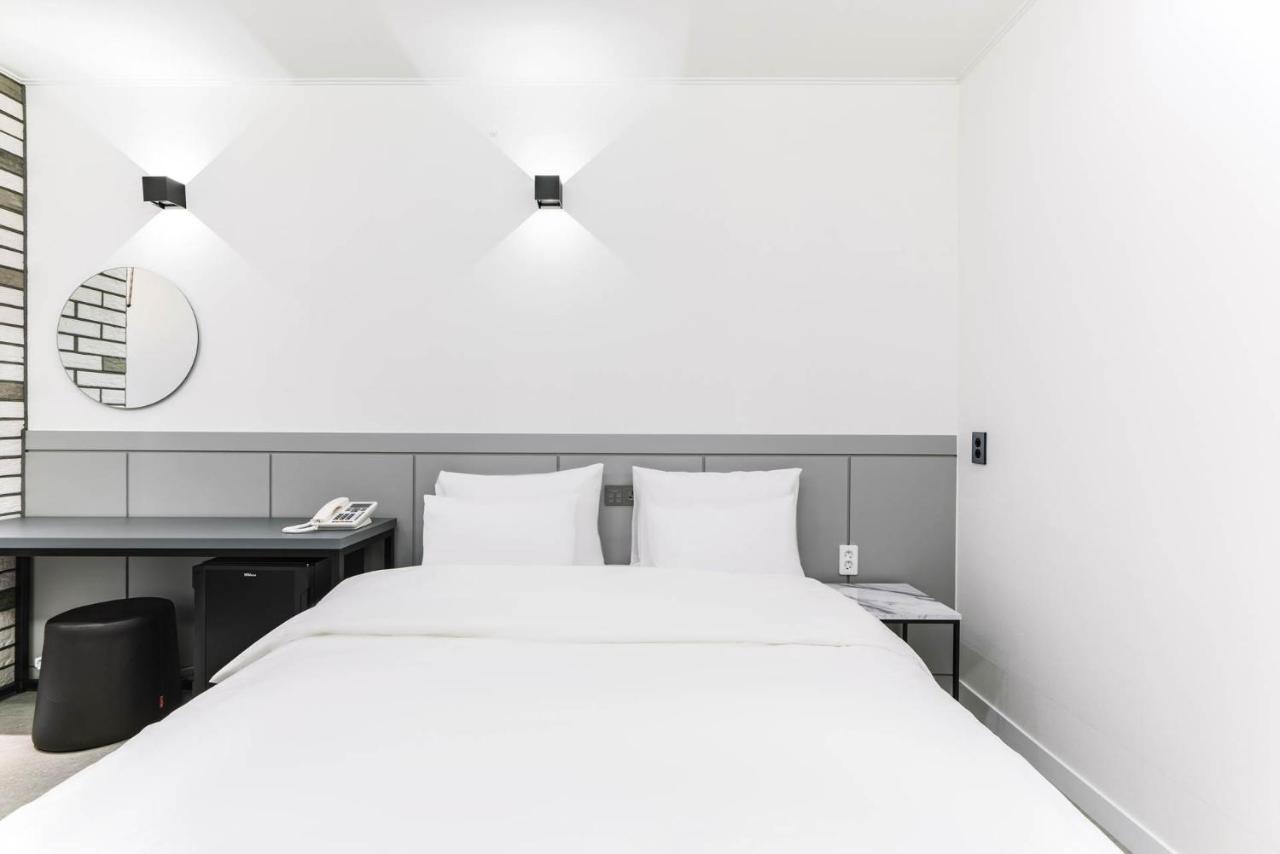 Pyeongtaek Godeok Rich Stay Hotel エクステリア 写真