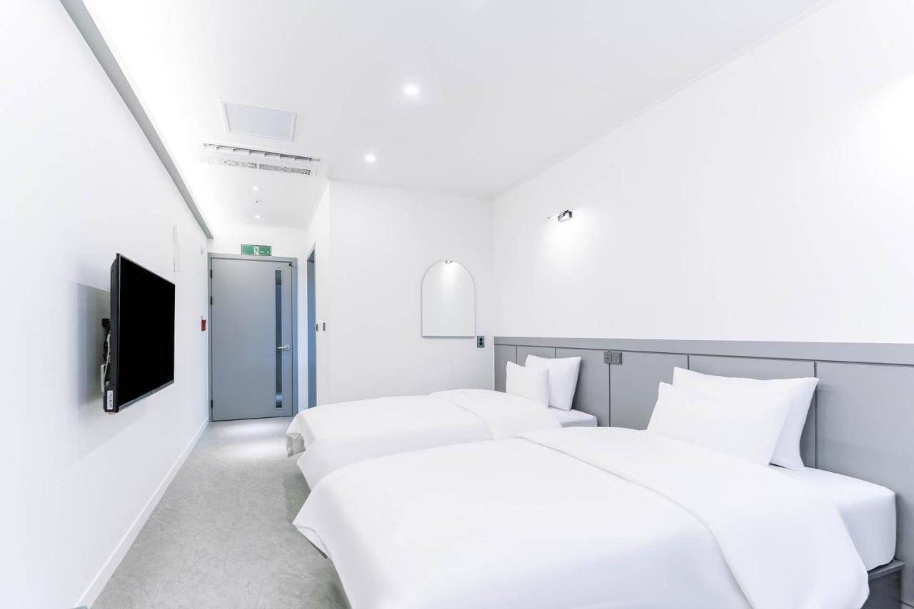 Pyeongtaek Godeok Rich Stay Hotel エクステリア 写真